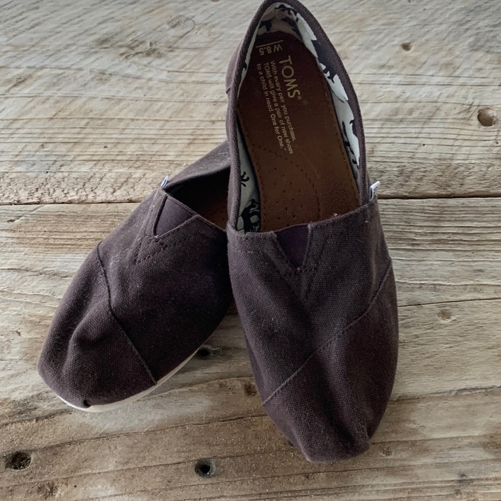 TOMS size 8.5